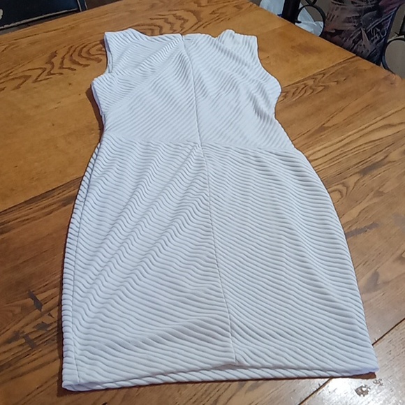 CACHE Womens White Dress LARGE MEDIUM ? Used Preowned Cocktail Party Holiday - Picture 6 of 6